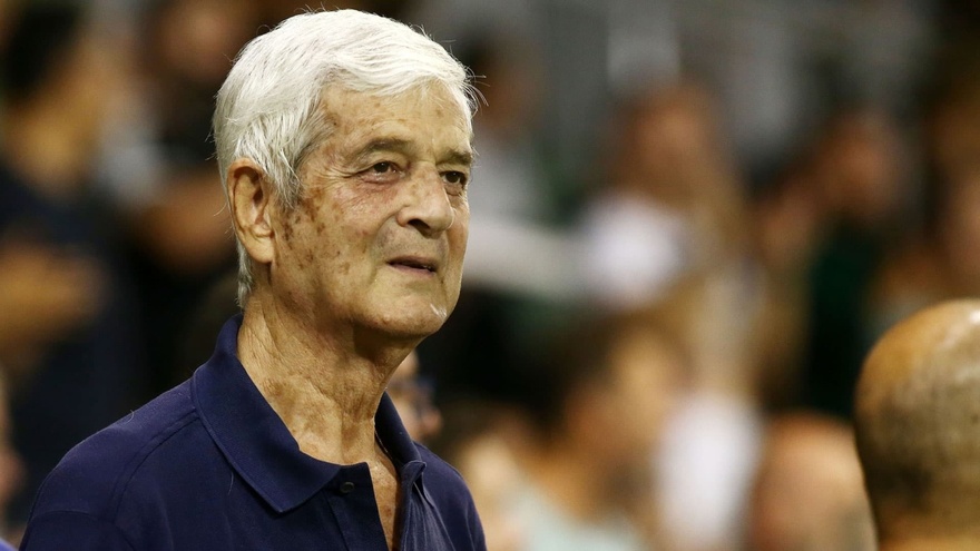 Στο νοσοκομείο σε κρίσιμη κατάσταση ο Τάκης Οικονομόπουλος