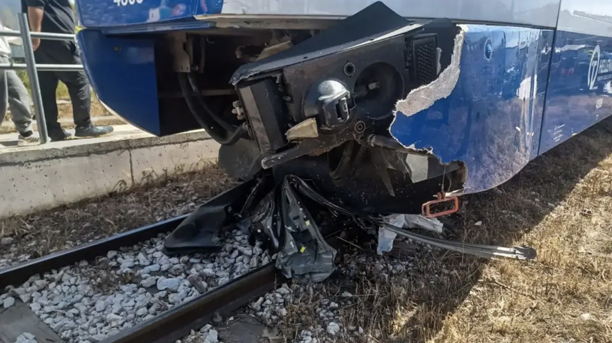 ΣΟΚ: ΝΕΑ ΣΥΓΚΡΟΥΣΗ ΜΕ ΤΡΕΝΟ ΣΤΗ ΧΩΡΑ ΜΑΣ – ΔΙΕΡΡΕΥΣΕ ΒΙΝΤΕΟ ΑΠΟ ΚΑΜΕΡΑ ΑΣΦΑΛΕΙΑΣ – ΕΤΣΙ ΕΓΙΝΑΝ ΟΛΑ