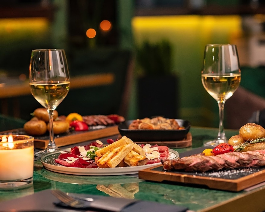 Con Voi Brunch – Burgers & Cocktails: Η απόλυτη brunch εμπειρία στη Δροσιά