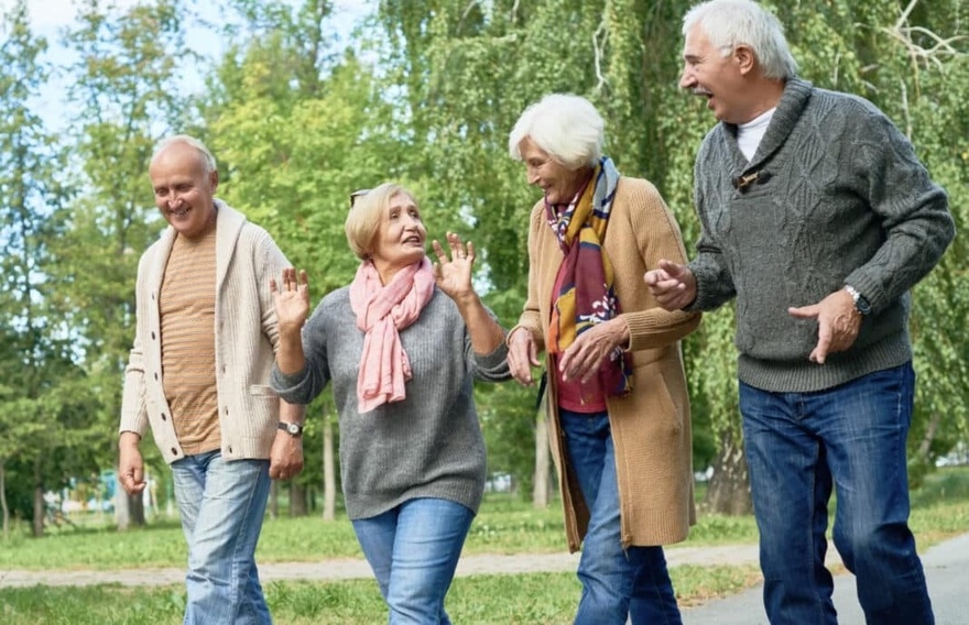 5 πράγματα που οι ηλικιωμένοι πρέπει να χρησιμοποιούν αντί για την οικογένεια για να έχουν υγεία, γαλήνη και ευτυχία