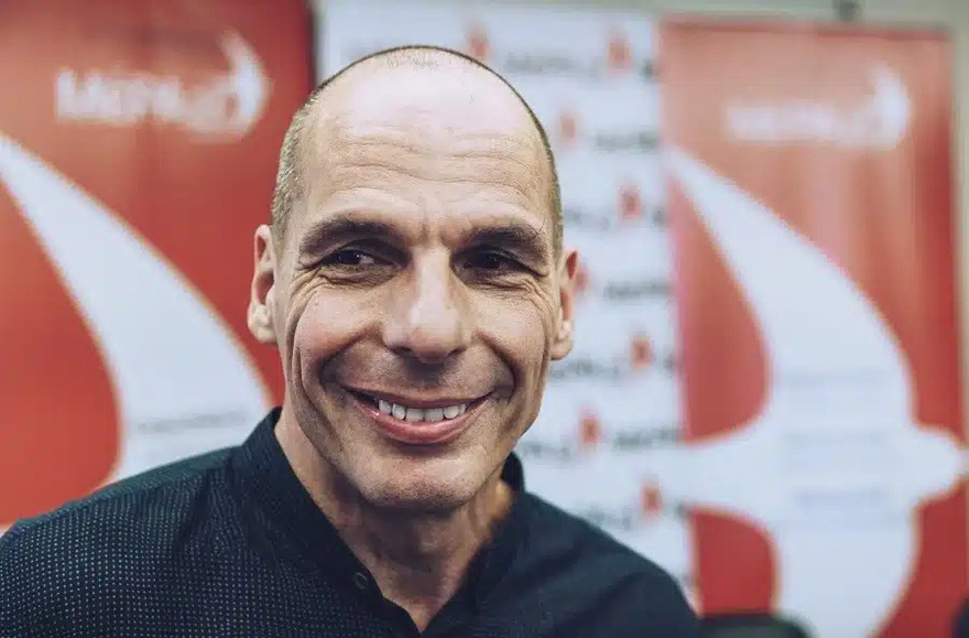 «Είμαι άθεος»: 10 διάσημοι Έλληνες που παραδέχτηκαν δημόσια ότι δεν πιστεύουν στον Θεό