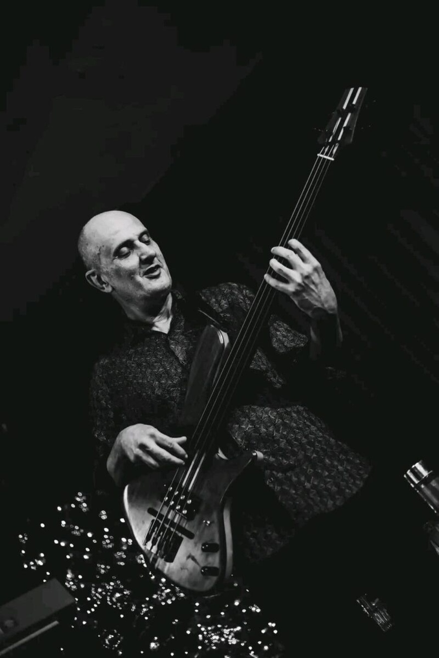 ΣΟΚ: Έφυγε από την ζωή γνωστός μουσικός της χώρας μας – Θρήνος στο συγκρότημα του