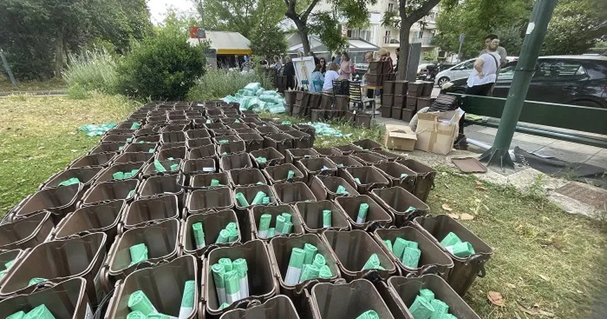 Δήμος Αθηναίων: Ο καφέ κάδος εξαπλώθηκε και στην 7η Δημοτική Κοινότητα