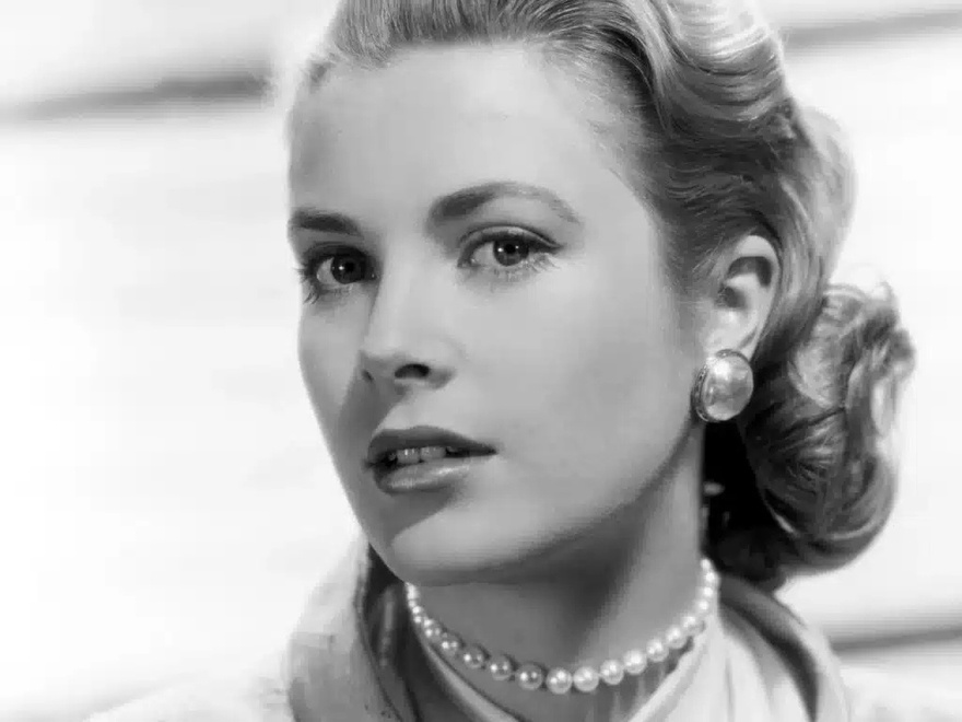 Κληρονόμησε την ομορφιά και την αγγελική εμφάνιση της γιαγιάς της – Έτσι μοιάζει η εγγονή της Γκρέις Κέλι