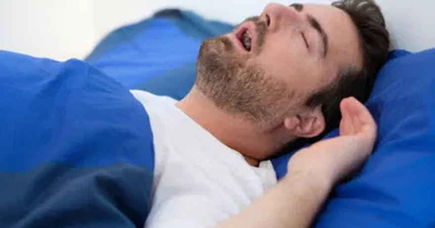 Γιατί ροχαλίζουμε όταν κοιμόμαστε; Αιτίες και συνέπειες που πρέπει να γνωρίζετε