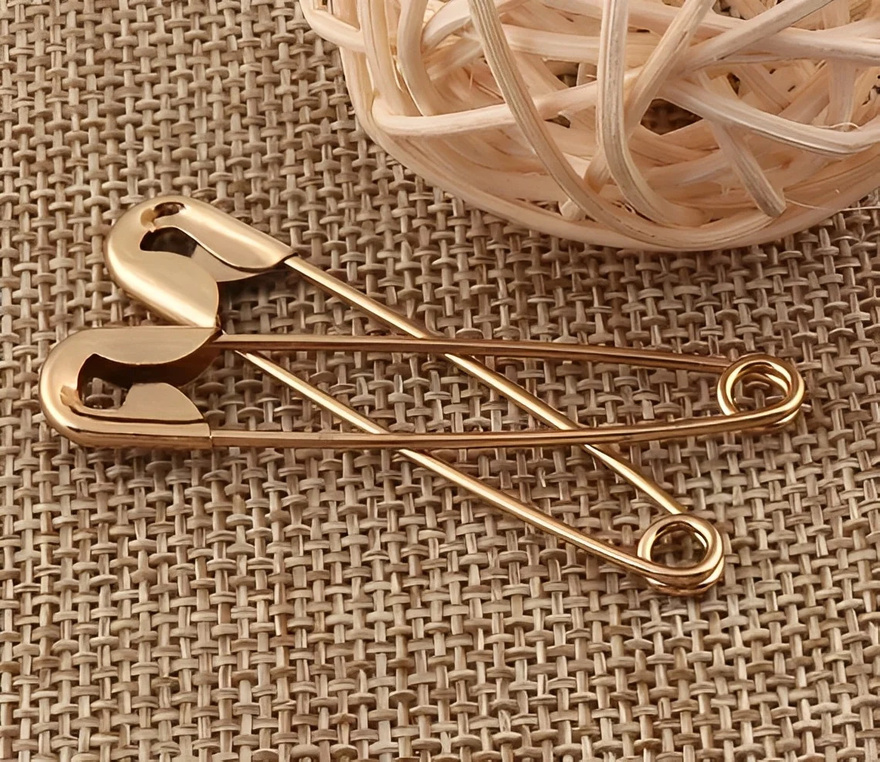 Ποιος είναι ο σκοπός αυτής της μικροσκοπικής τρύπας σε μια παραμάνα;