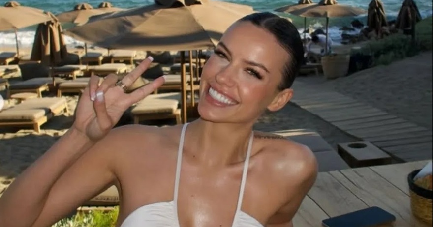Καλοκαιρινή και χαμογελαστή η Μαριγκόνα! (pics)