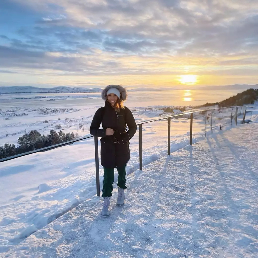 Καλομοίρα – Γιώργος Μπούσαλης: Πρωτοχρονιά στην Ισλανδία με τα τρία παιδιά τους