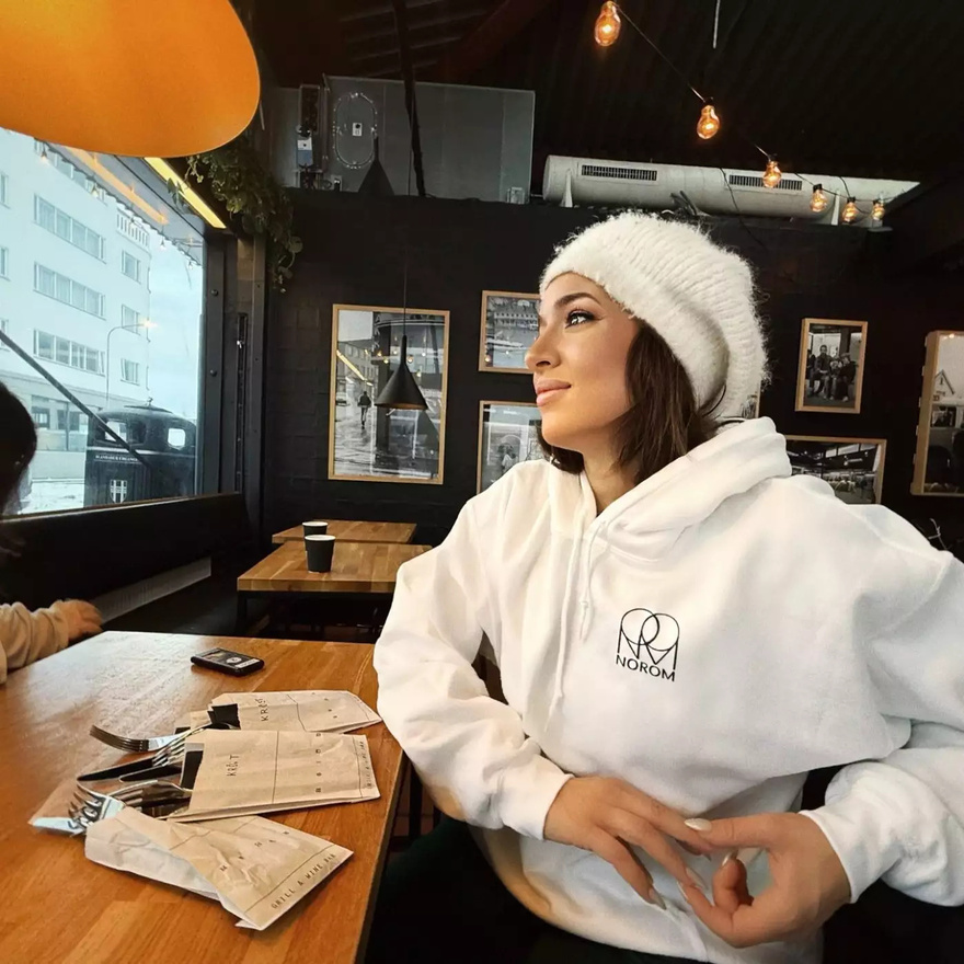 Καλομοίρα – Γιώργος Μπούσαλης: Πρωτοχρονιά στην Ισλανδία με τα τρία παιδιά τους