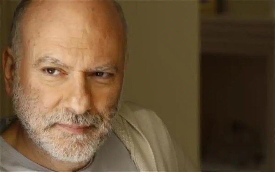 «Είμαι άθεος»: 10 διάσημοι Έλληνες που παραδέχτηκαν δημόσια ότι δεν πιστεύουν στον Θεό