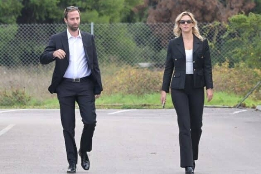 Κίλι Σφακιανάκη: Χωρίς τον Νότη το τελευταίο «αντίο» στη Ριτσώνα – Συγκίνησαν τα δύο παιδιά της – Ποιο τραγούδι ακούστηκε