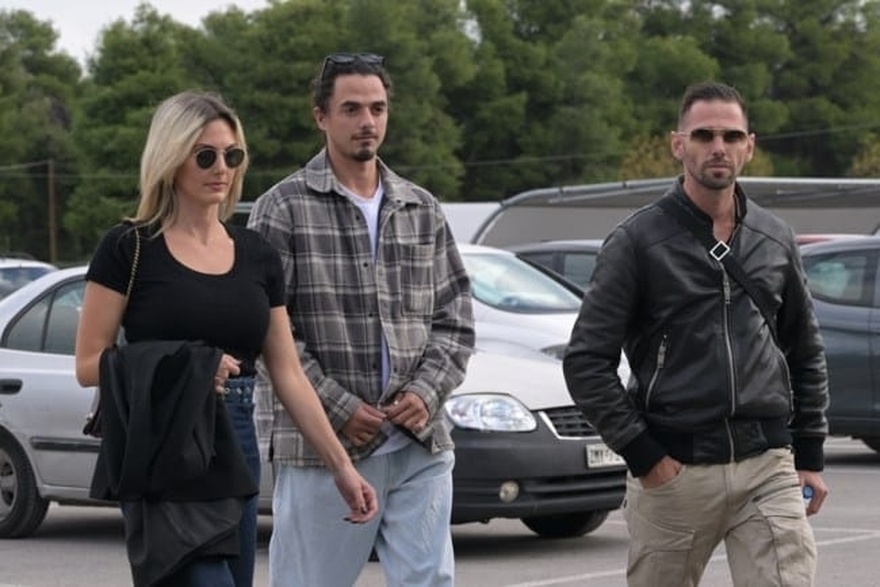 Κίλι Σφακιανάκη: Χωρίς τον Νότη το τελευταίο «αντίο» στη Ριτσώνα – Συγκίνησαν τα δύο παιδιά της – Ποιο τραγούδι ακούστηκε