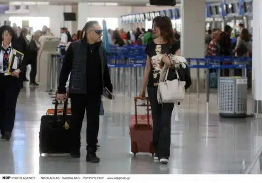 Κίλι Σφακιανάκη: Χωρίς τον Νότη το τελευταίο «αντίο» στη Ριτσώνα – Συγκίνησαν τα δύο παιδιά της – Ποιο τραγούδι ακούστηκε