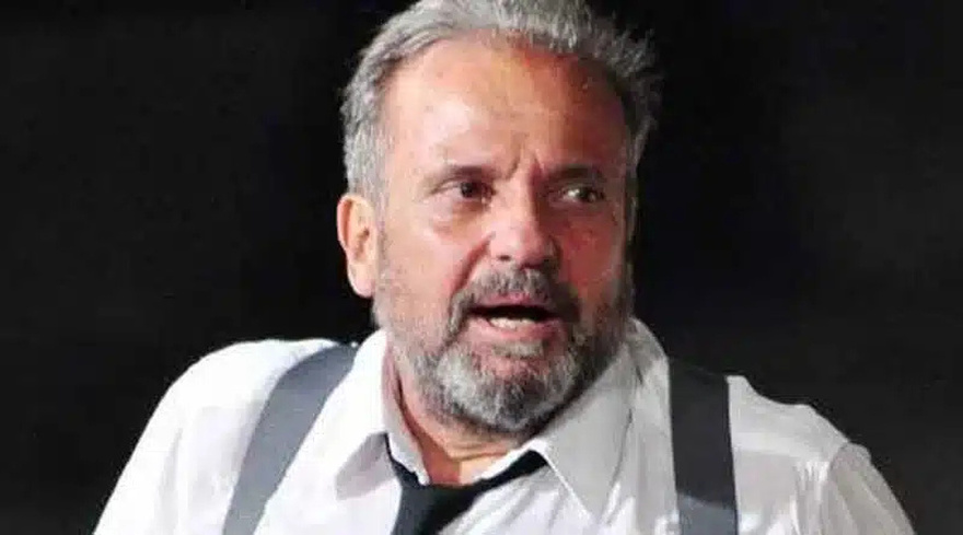 «Είμαι άθεος»: 10 διάσημοι Έλληνες που παραδέχτηκαν δημόσια ότι δεν πιστεύουν στον Θεό