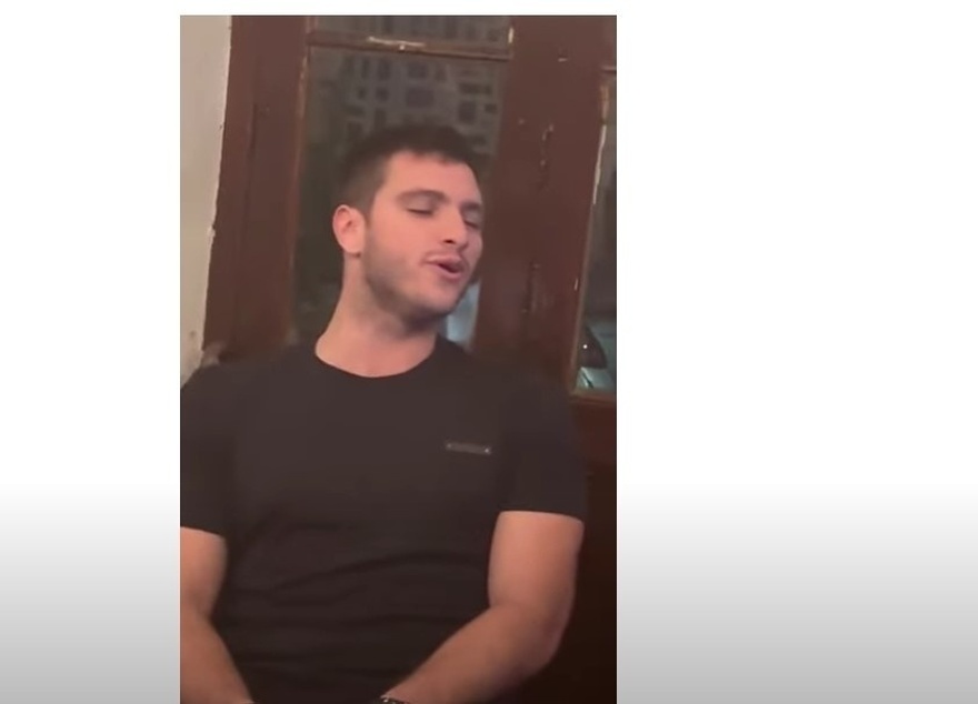 Ίδιος ο πατέρας του: Σπάνια εμφάνιση για τον γιο της Μαριάννας Λάτση και του Νίκου Κούρκουλου