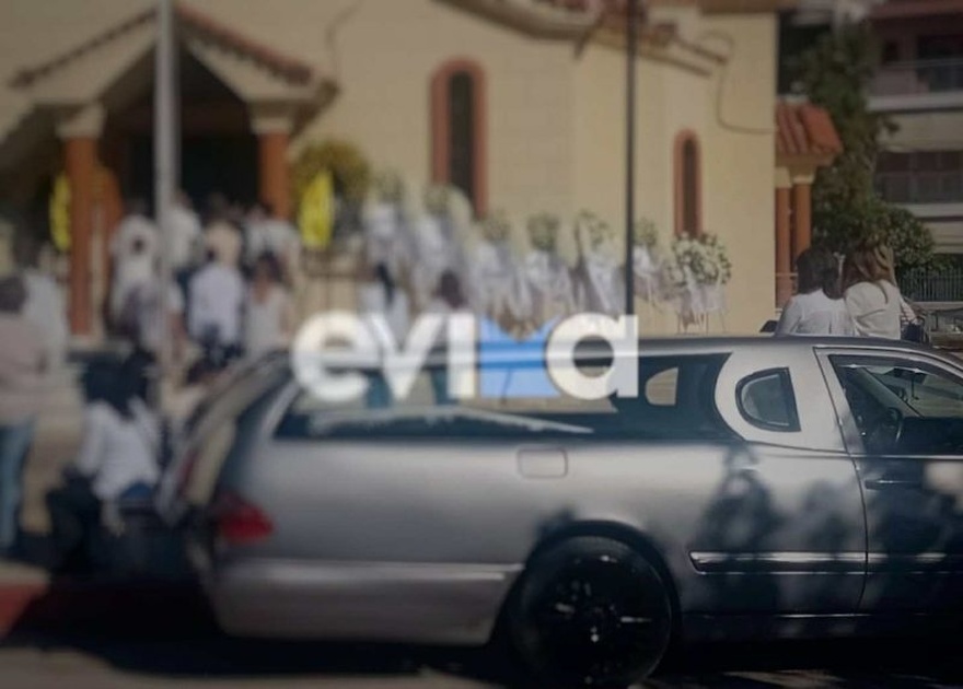 Αδιανόητη τραγωδία στην Εύβοια: Έφτασε η σορός του 20χρονου στον ιερό ναό – Εικόνες