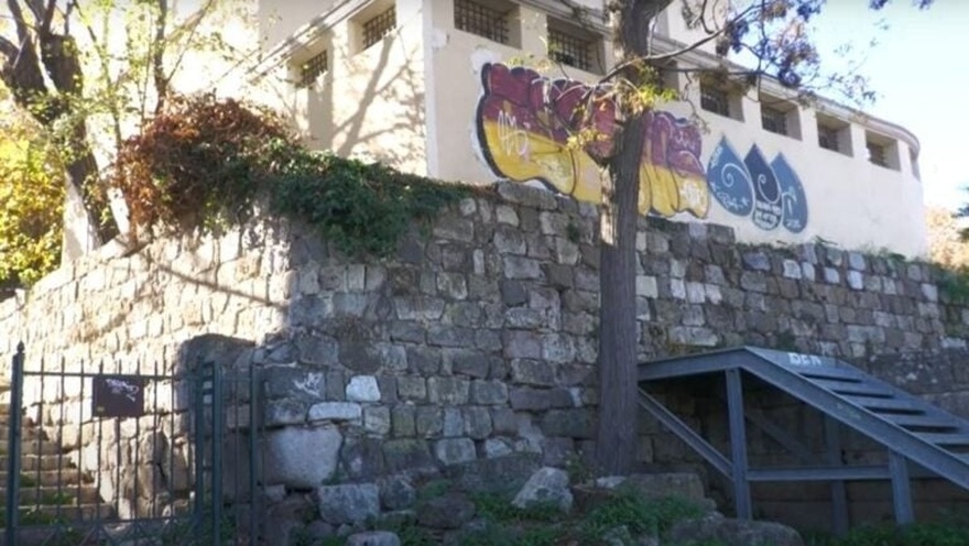 Νέο σοκ στην Ελλάδα: Σχολεία πήγαν εκδρομή σε αρχαιολογικό χώρο και μέσα ήταν νεκρός…κρεμασμένος από δέντρο ένας νεαρός