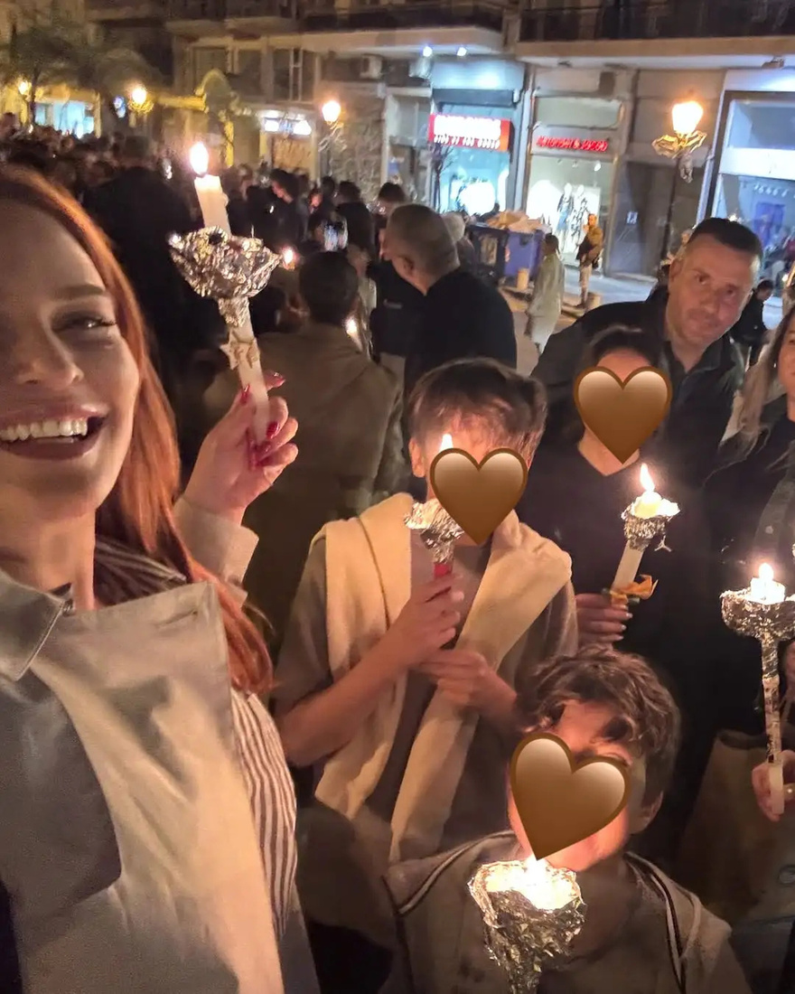 Πανέμορφη Ελληνίδα παρουσιάστρια έκανε Ανάσταση στη Θεσσαλονίκη και έκλεψε τις εντυπώσεις σε όλη την Εκκλησία