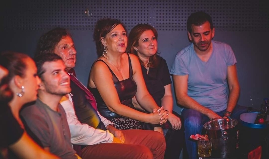 Ερωτευμένοι εδώ και 29 χρόνια: Ράντου–Παπακωνσταντίνου πήγαν μπουζούκια & τράβηξαν τα βλέμματα