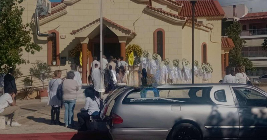 Αδιανόητη τραγωδία στην Εύβοια: Έφτασε η σορός του 20χρονου στον ιερό ναό – Εικόνες