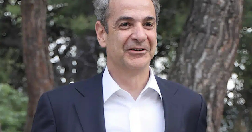 Επαναφορά δώpων: Πόσα θα λάβουν δημόσιοι υπάλληλοι και συνταξιούχοι