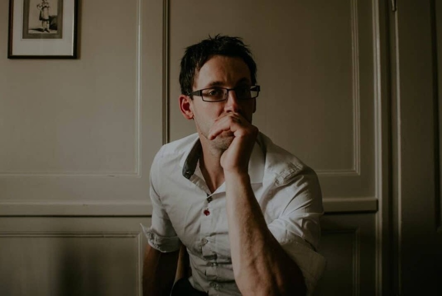 Το σύνδρομο του «ευεργετηθέντος αχάριστου». Όσο πιο πολύ βοηθάς κάποιον τόσο πιο πιθανό είναι να τον βρεις απέναντί σου