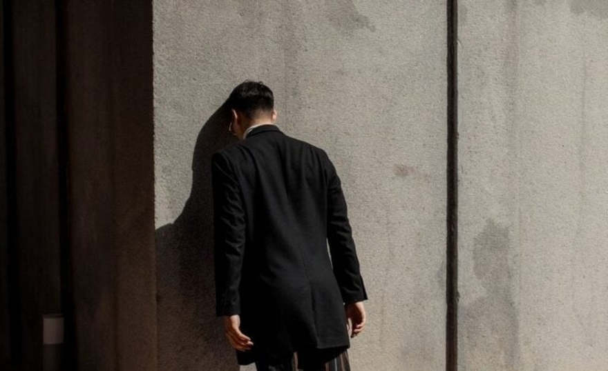 Το σύνδρομο του «ευεργετηθέντος αχάριστου». Όσο πιο πολύ βοηθάς κάποιον τόσο πιο πιθανό είναι να τον βρεις απέναντί σου