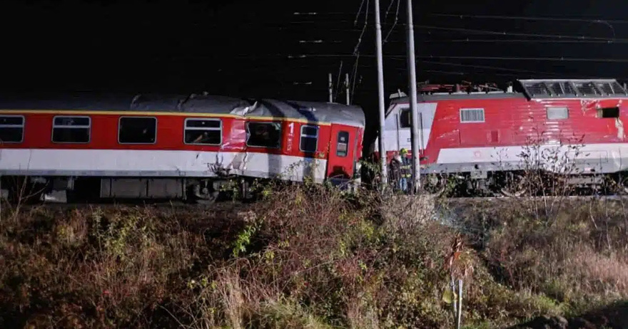 Νέα σύγκρουση τρένων – Πληροφορίες για πολλούς τραυματίες, άγνωστο αν υπάρχουν νεκροί