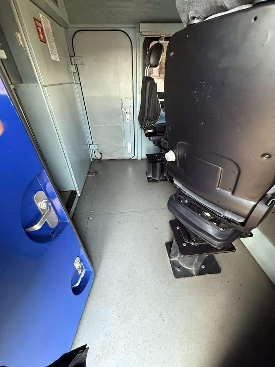 Η φωτόγραφια που ανέβασε ο πρόεδρος εργαζομένων της Hellenic Train – «Αδύνατον να χωρέσουν 125 μπιτόνια στον θάλαμο»