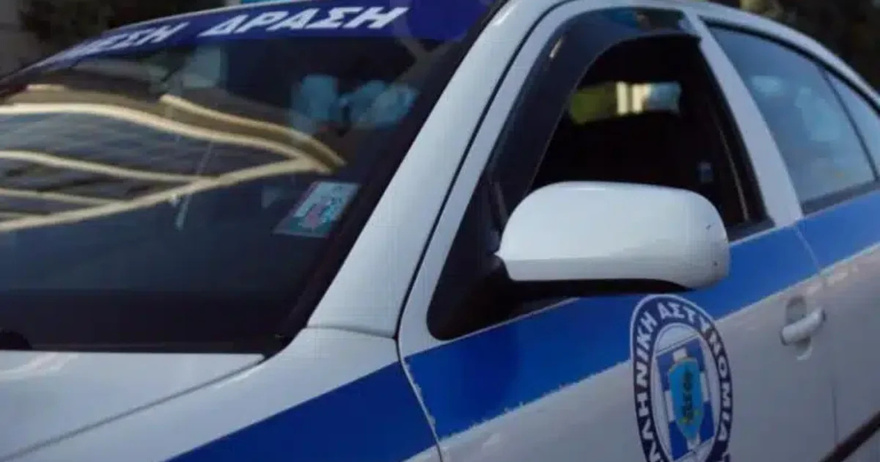 Θεσσαλονίκη: Σκηνές τρόμου στον δρόμο! Ούρλιαζε γυναίκα, γιατί ο σύντροφός της την πέταξε πάνω σε… – Βρήκε ότι στο facebook