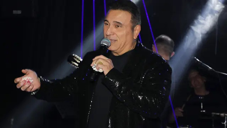 Οι 5 διάσημοι Έλληνες τραγουδιστές που είναι εγκλωβισμένοι στο Ισραήλ