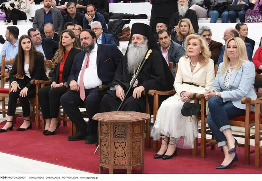 Σούλα Μαρινάκη: Η «αρχόντισσα κυρά» που κρύβεται πίσω από την επιτυχία του προέδρου του Ολυμπιακού – Η άγνωστη κούκλα σύζυγος του και μητέρα 4 παιδιών