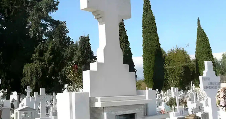 «Μου λείπεις μαμά μου, σήμερα που είναι η Γιορτή της Μητέρας θα σου πω χρόνια πολλά… σαν να μην «έφυγες» ποτέ…»