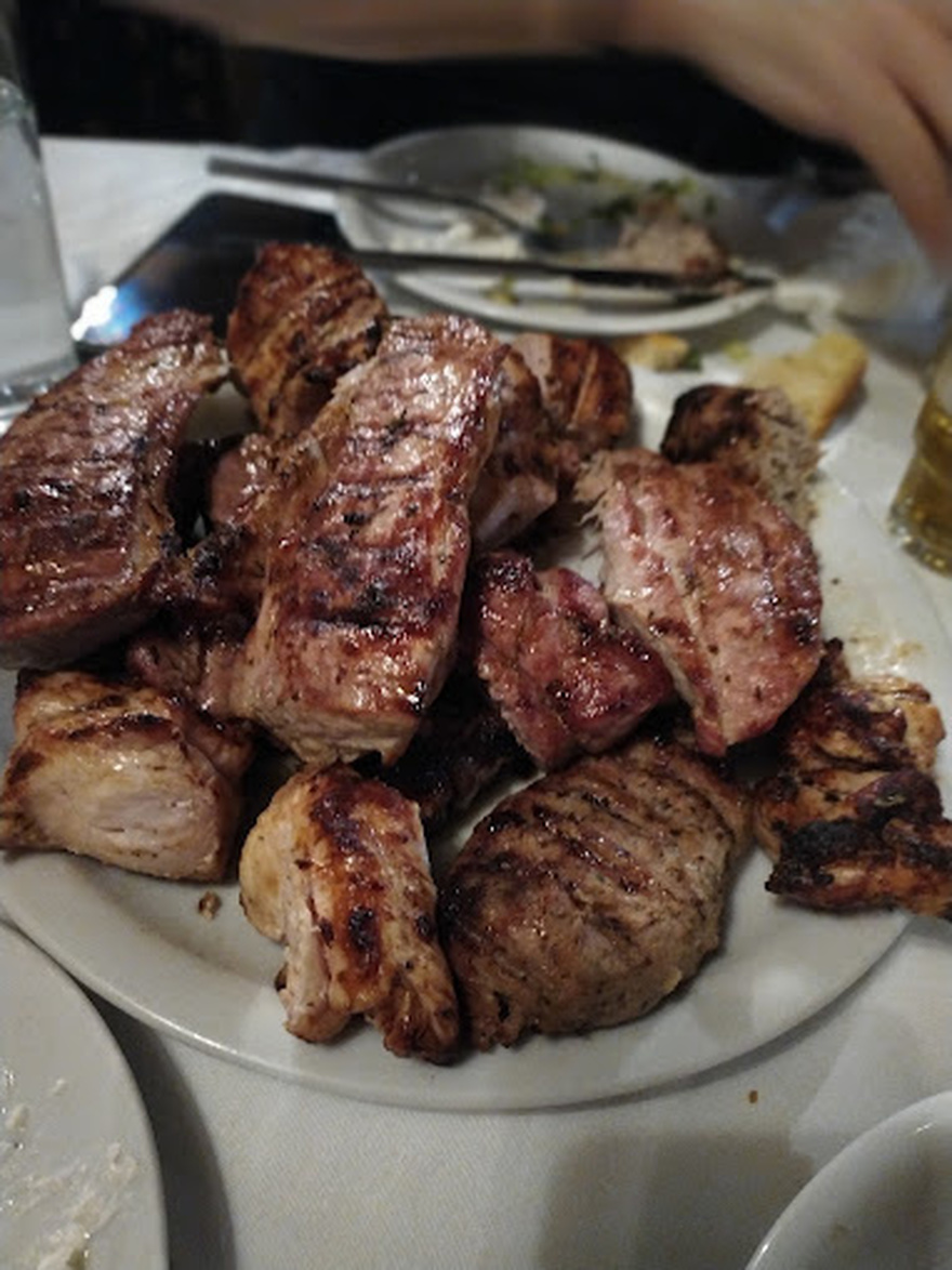 Μυρτιά – Περιστέρι: Τεράστιες μερίδες, καλές τιμές και μοναδικές γεύσεις