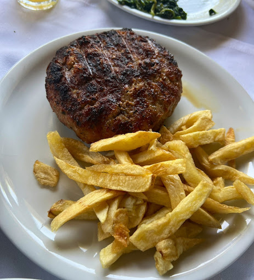 Μυρτιά – Περιστέρι: Τεράστιες μερίδες, καλές τιμές και μοναδικές γεύσεις