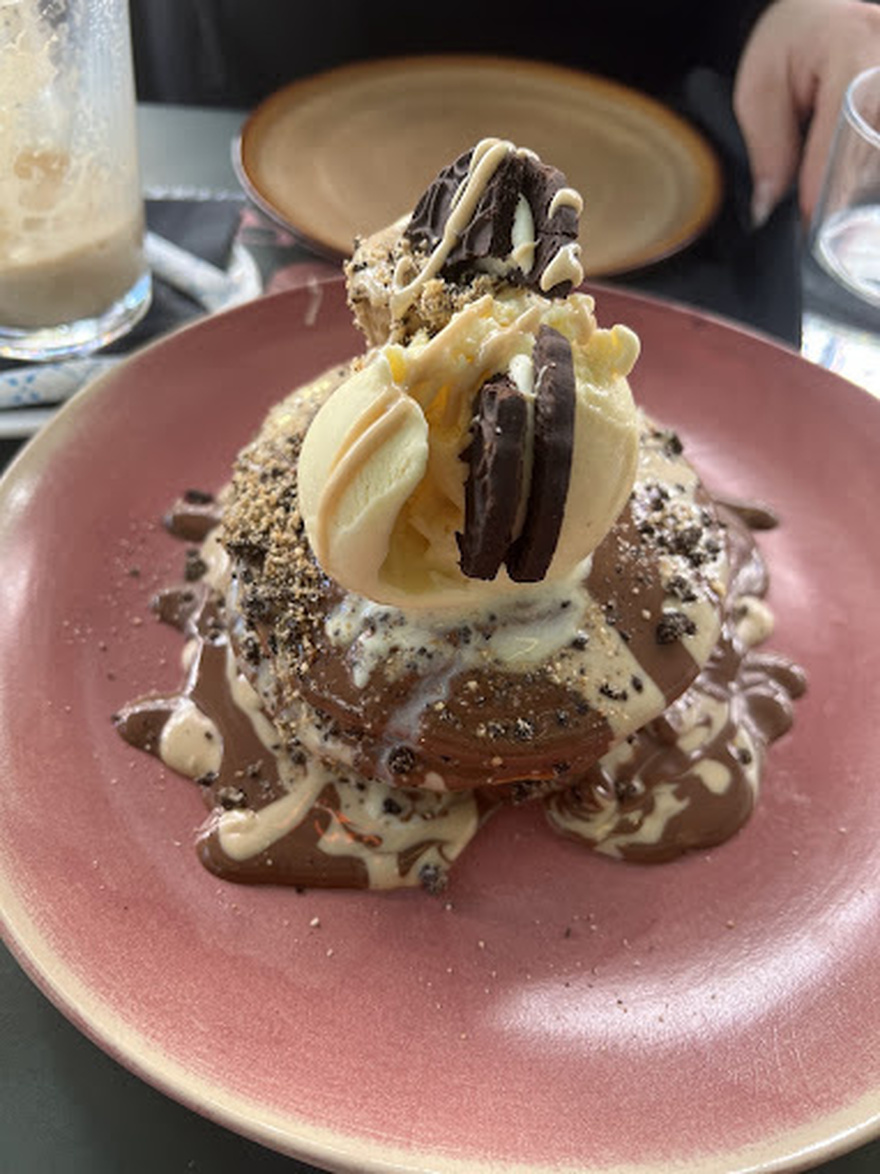 Acera: Για ποιοτικό brunch στην Καλλιθέα με νέα προσθήκη: Pancake με Dubai Chocolate