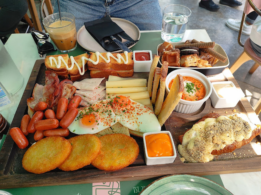 Acera: Για ποιοτικό brunch στην Καλλιθέα με νέα προσθήκη: Pancake με Dubai Chocolate