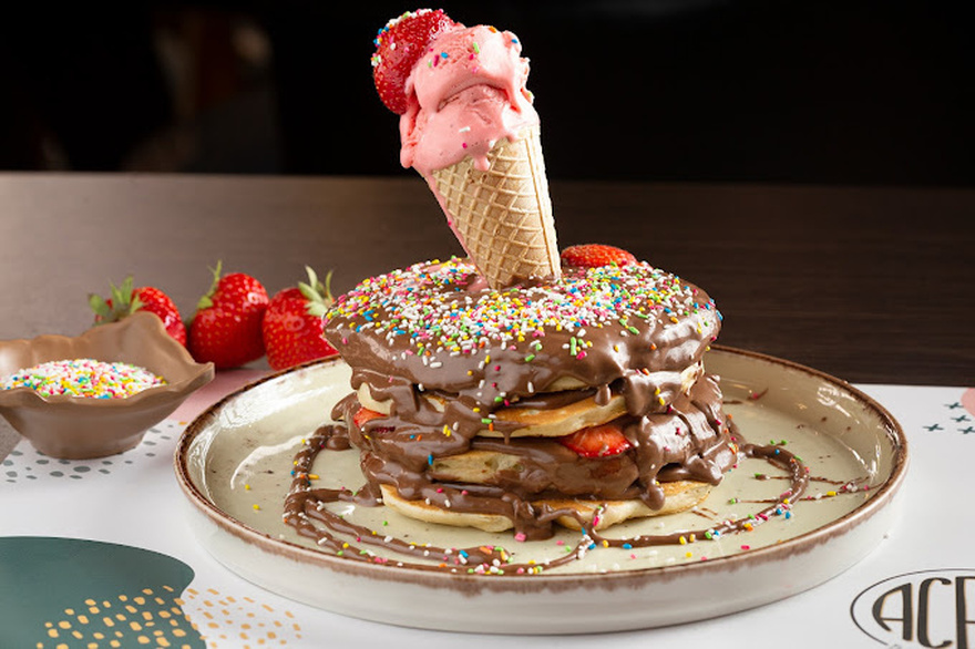 Acera: Για ποιοτικό brunch στην Καλλιθέα με νέα προσθήκη: Pancake με Dubai Chocolate