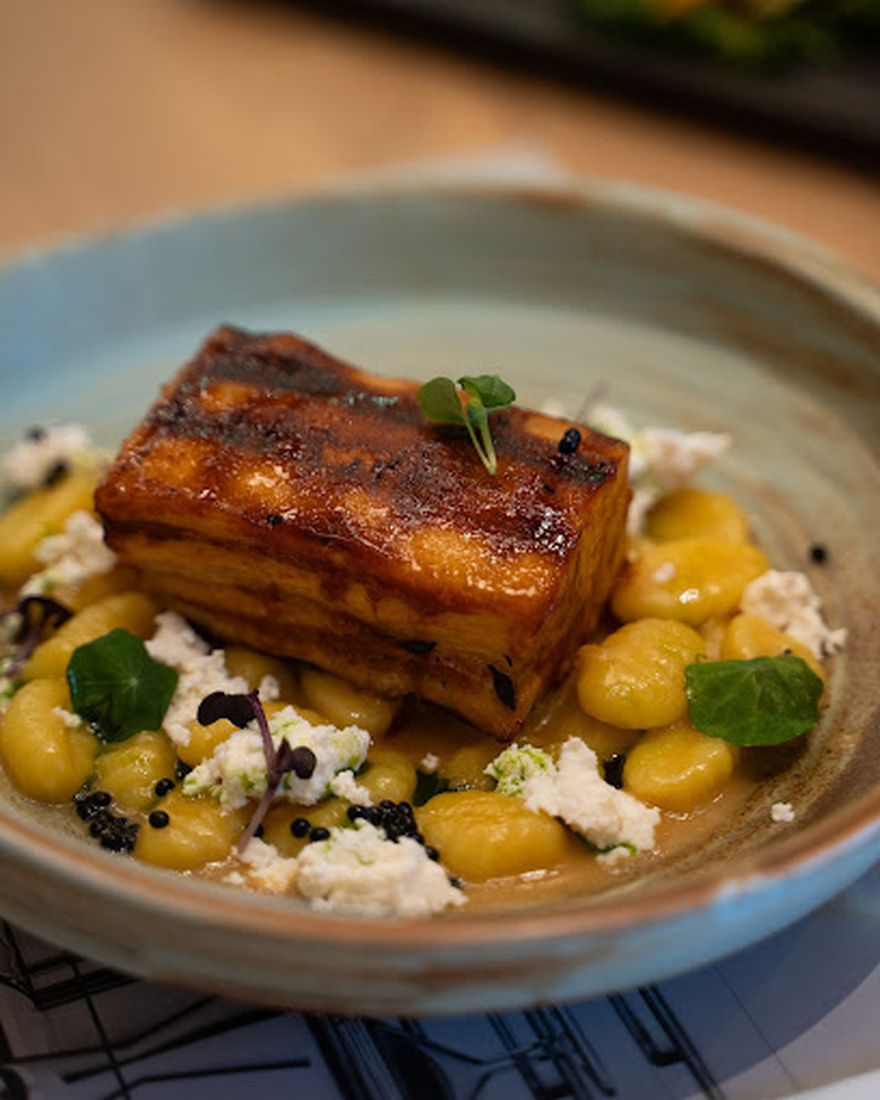 Gaya Athens: Ένα μοναδικό εστιατόριο-μπαρ