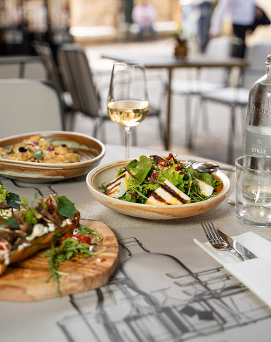 Gaya Athens: Ένα μοναδικό εστιατόριο-μπαρ