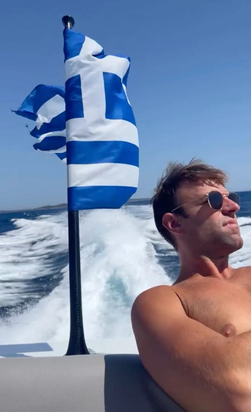 Στέφανος Κασσελάκης – Τάιλερ Μάκμπεθ: Το φιλί στο στόμα και οι αδημοσίευτες φωτογραφίες από την κοινή τους ζωή