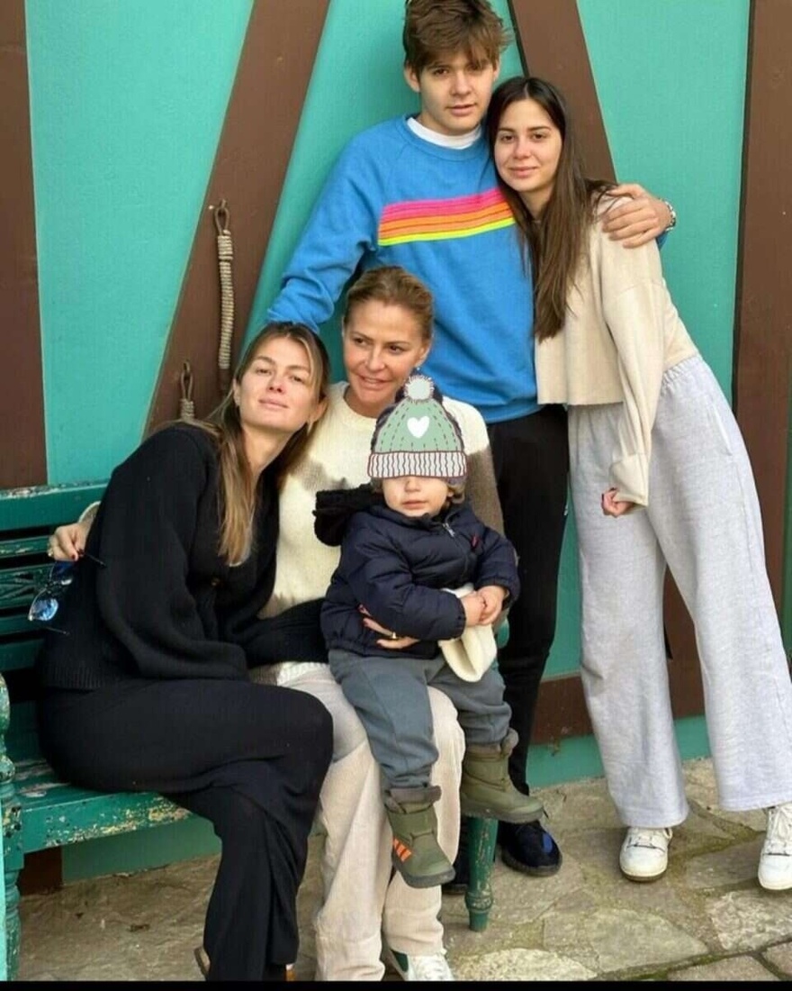 Τζένη Μπαλατσινού: «Μια γυναίκα μπορεί να κάνει παιδί και στα 20, μπορεί και στα 50»