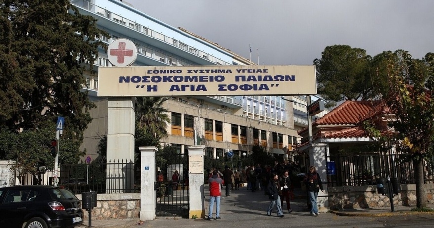 Πέθανε το 7χρονο κοριτσάκι που πέρασε μέσα από την τζαμαρία