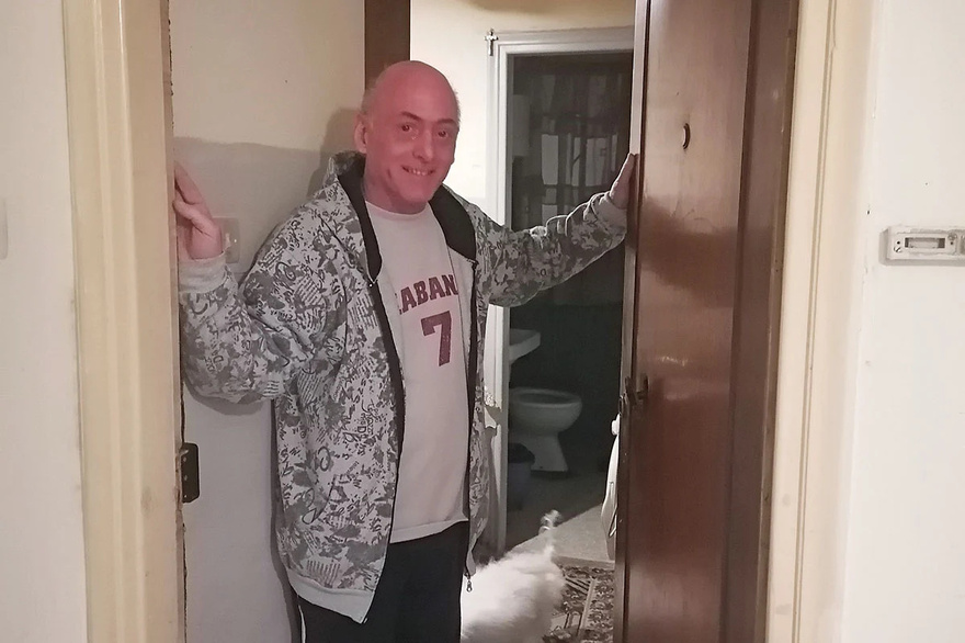 Χίλια μπράβο στην οικογένεια του Γιώργου Βασιλείου: Η νέα ζωή του Γιώργου Λαμπάτου- Ζει πλέον στο διαμέρισμα που του παραχώρησαν