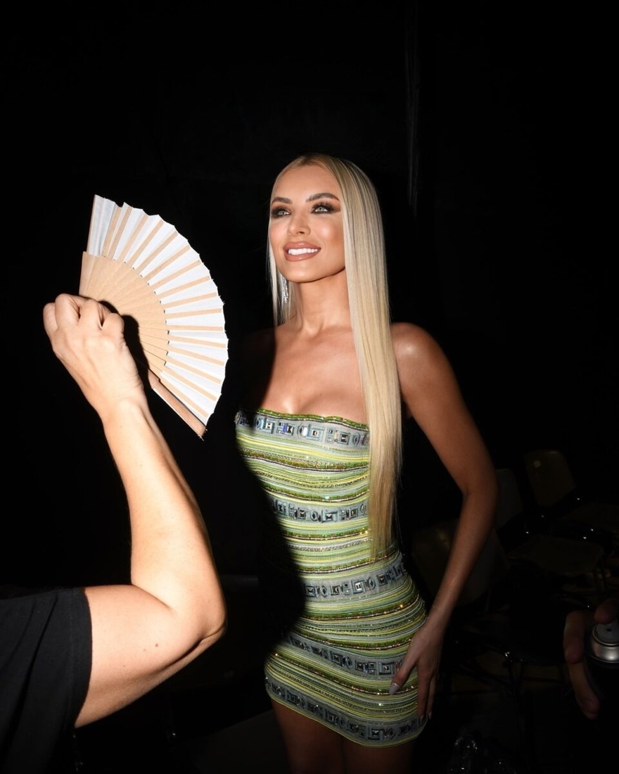 Έμοιαζε σαν ψεύτικη κούκλα: Η Κατερίνα Καινούργιου έβαλε το απαγορευμένο φόρεμα & τους άφησε όλους άφωνους