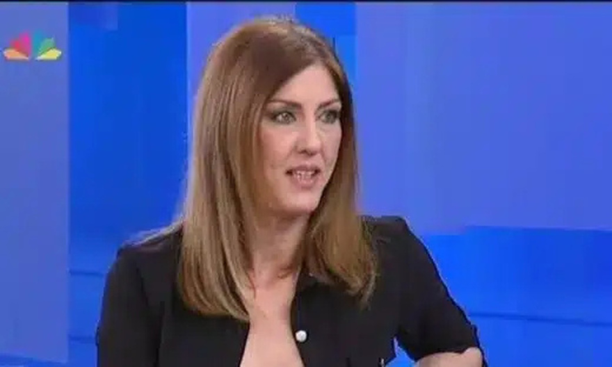 Αυτή είναι η γνωστή δημοσιογράφος που συνέλαβαν σε έλεγχο αλκοτέστ στην Αττική Οδό – «Θα σας τελειώσω» φώναζε στους αστυνομικούς