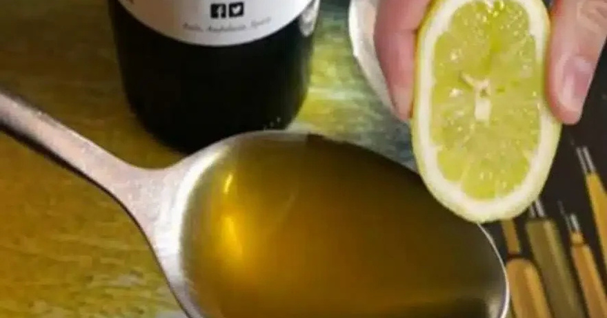 Έστυψε 1 λεμόνι σε λίγο ελαιόλαδο και δεν σταμάτησε να το κάνει για όλη της τη ζωή