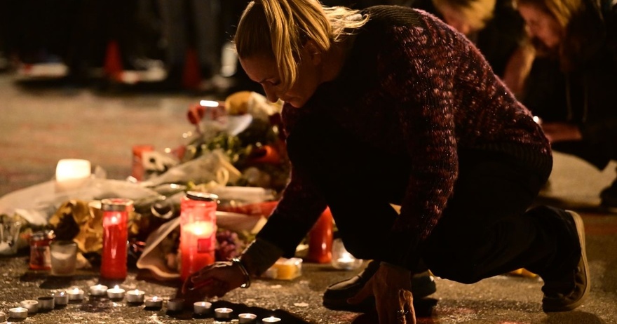 «Δεν φεύγει ο πόνος, δε σβήνει η οργή»: Ξεκίνησε το νέο συλλαλητήριο για τα Τέμπη στο Σύνταγμα