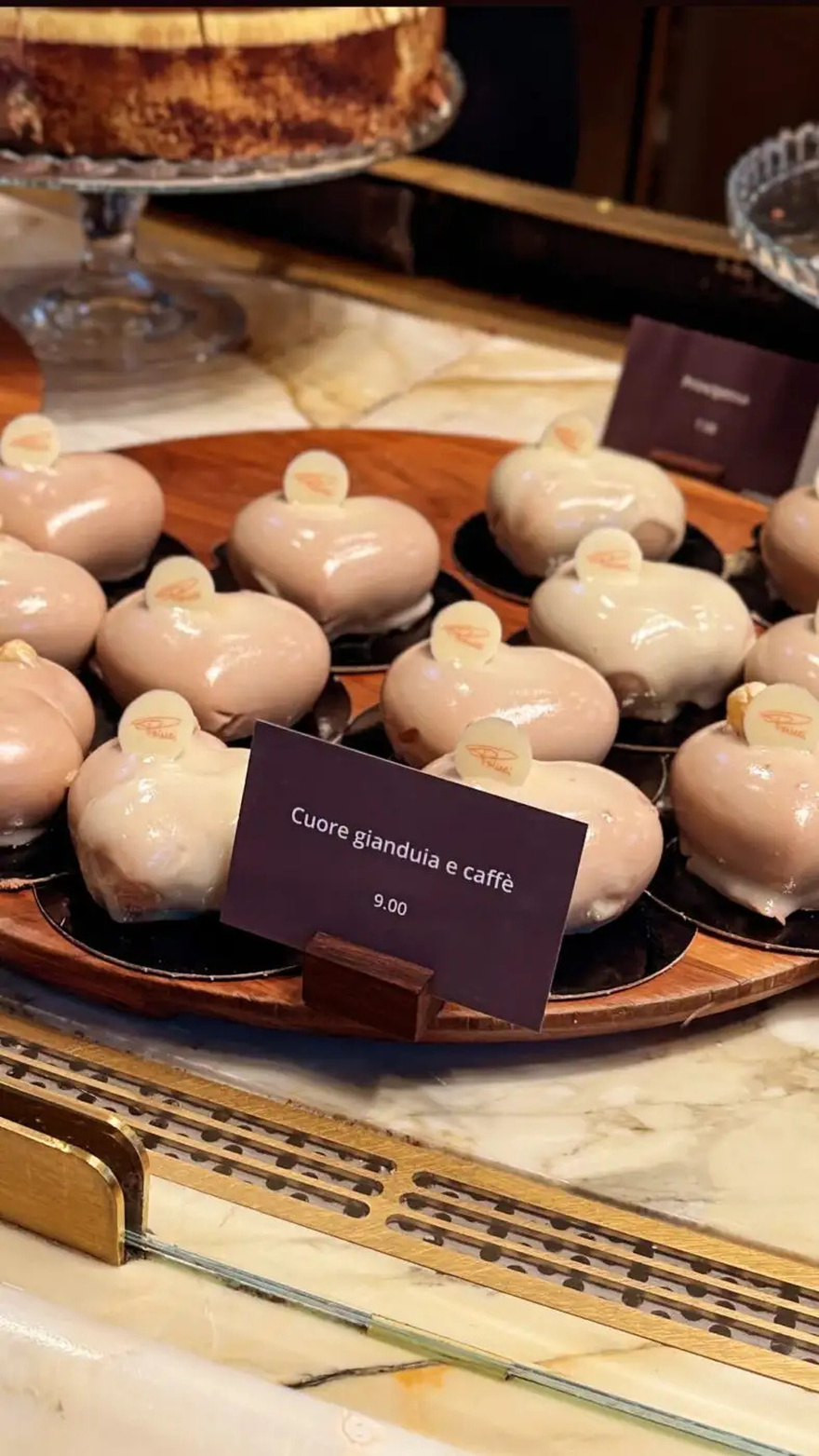 Κατερίνα Καινούργιου – Παναγιώτης Κουτσουμπής: Full in love στο Μιλάνο – Το ρομαντικό ταξίδι έκπληξη του επιχειρηματία στην παρουσιάστρια