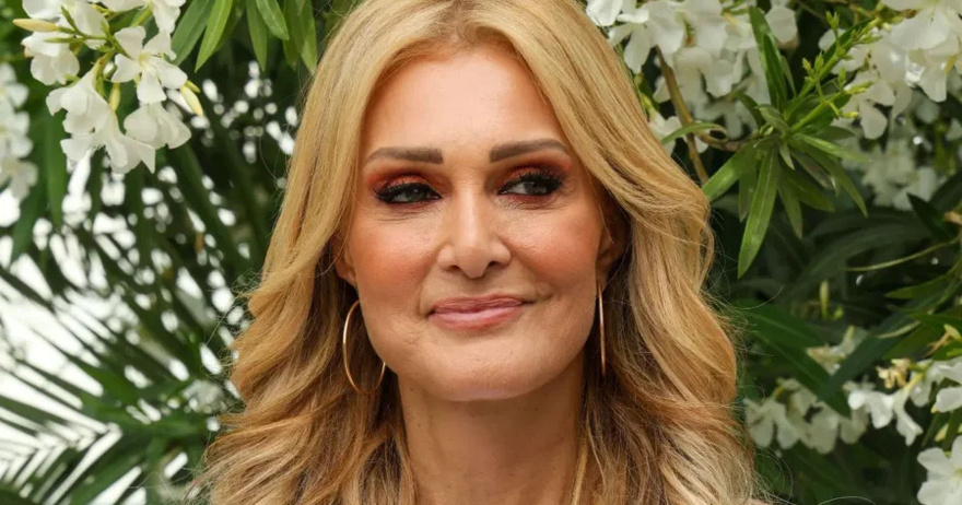 Έκτακτo – Διέκοπη η συναυλία της Θεοδωρίδου στο Κατράκειο – Εσπευσμένα ασθενοφόρο – Οι πρώτες πληροφορίες